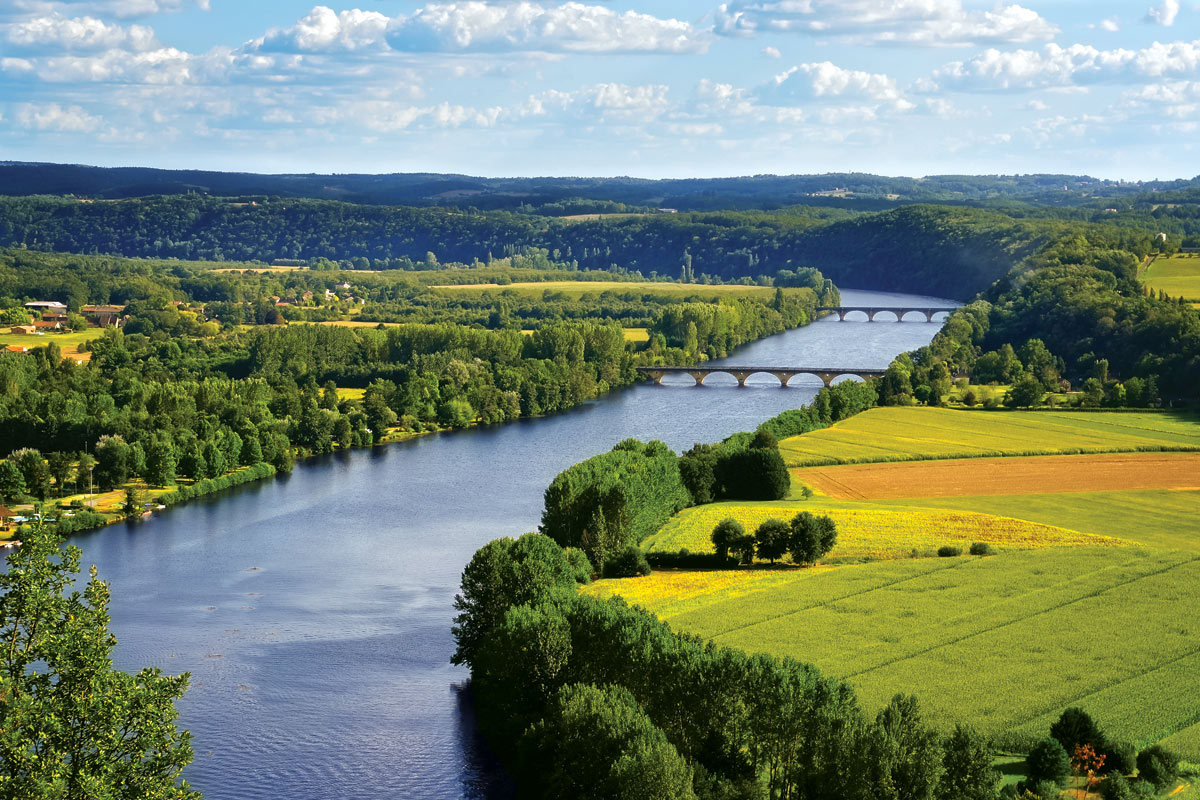 CRUCEROS RIVER ROYALE CRUCEROS FRANCIA CRUCEROS BURDEOS CRUCEROS RIOS DE FRANCIA RIVER ROYALE CRUISES CRUCEROS DE LUJO UNIWORLD DORGOGNE